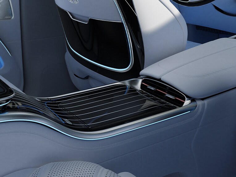 Les éléments décoratifs en bois durable de la voiture de luxe Mercedes-Maybach EQS SUV.