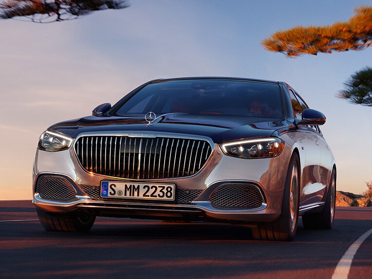 L'extérieur du GLB de Mercedes-Benz vu de côté.