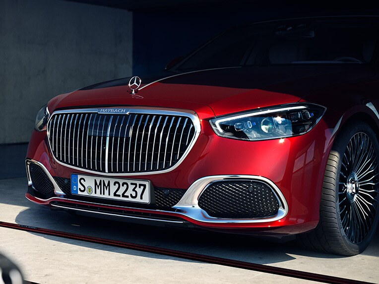 La Mercedes-Maybach Classe S vue de face.