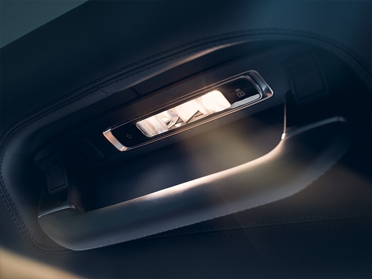 L’éclairage arrière adaptatif dans l’habitacle de la Mercedes-Maybach Classe S.