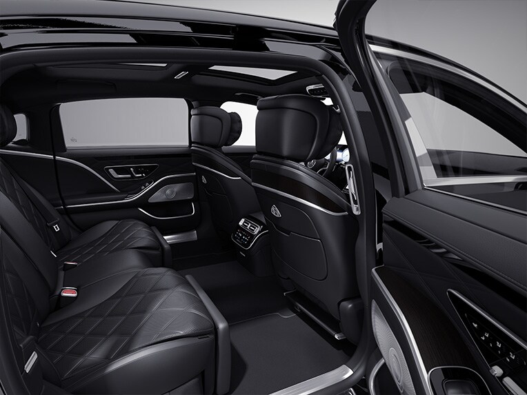 L’intérieur de la Mercedes-Maybach Classe S avec le pack d’inserts décoratifs Exclusif.