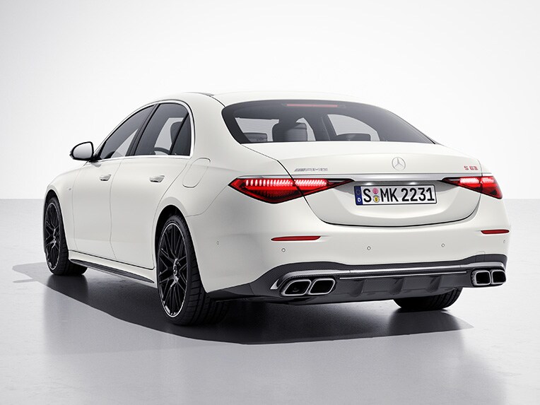 L'extérieur de la Mercedes-AMG S 63 E PERFORMANCE Berline avec le Pack Carbone Extérieur AMG.