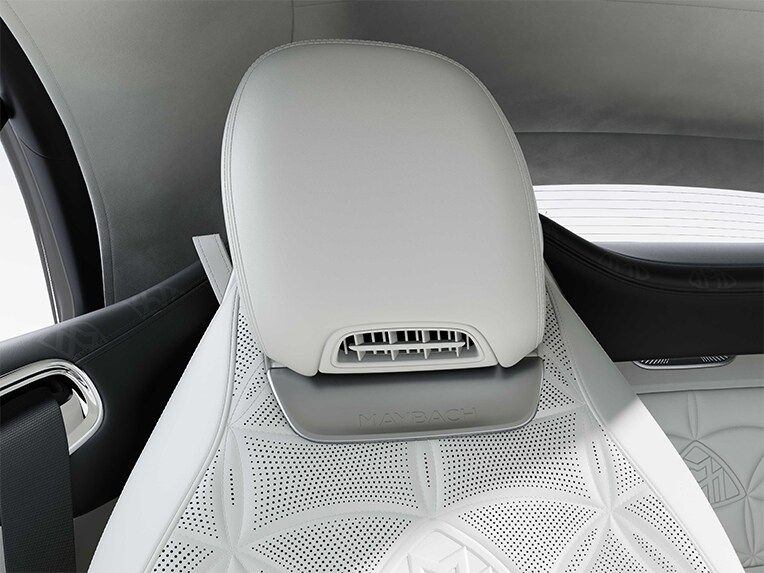 L'AIRSCARF dans la Mercedes-Maybach SL 680.