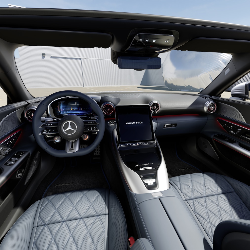 La Mercedes-AMG SL Roadster avec capote ouverte, vue de dessus.