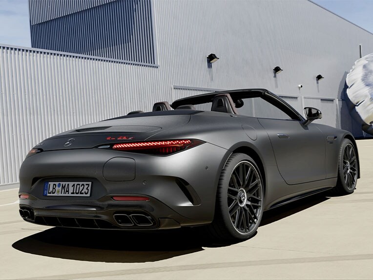L’arrière de la nouvelle Mercedes-AMG SL 63 S E PERFORMANCE.