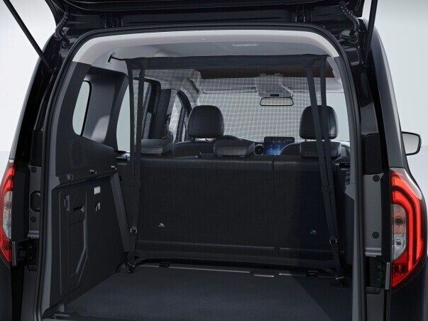 Le compartiment de chargement ouvert de la Classe T avec filet à bagages.