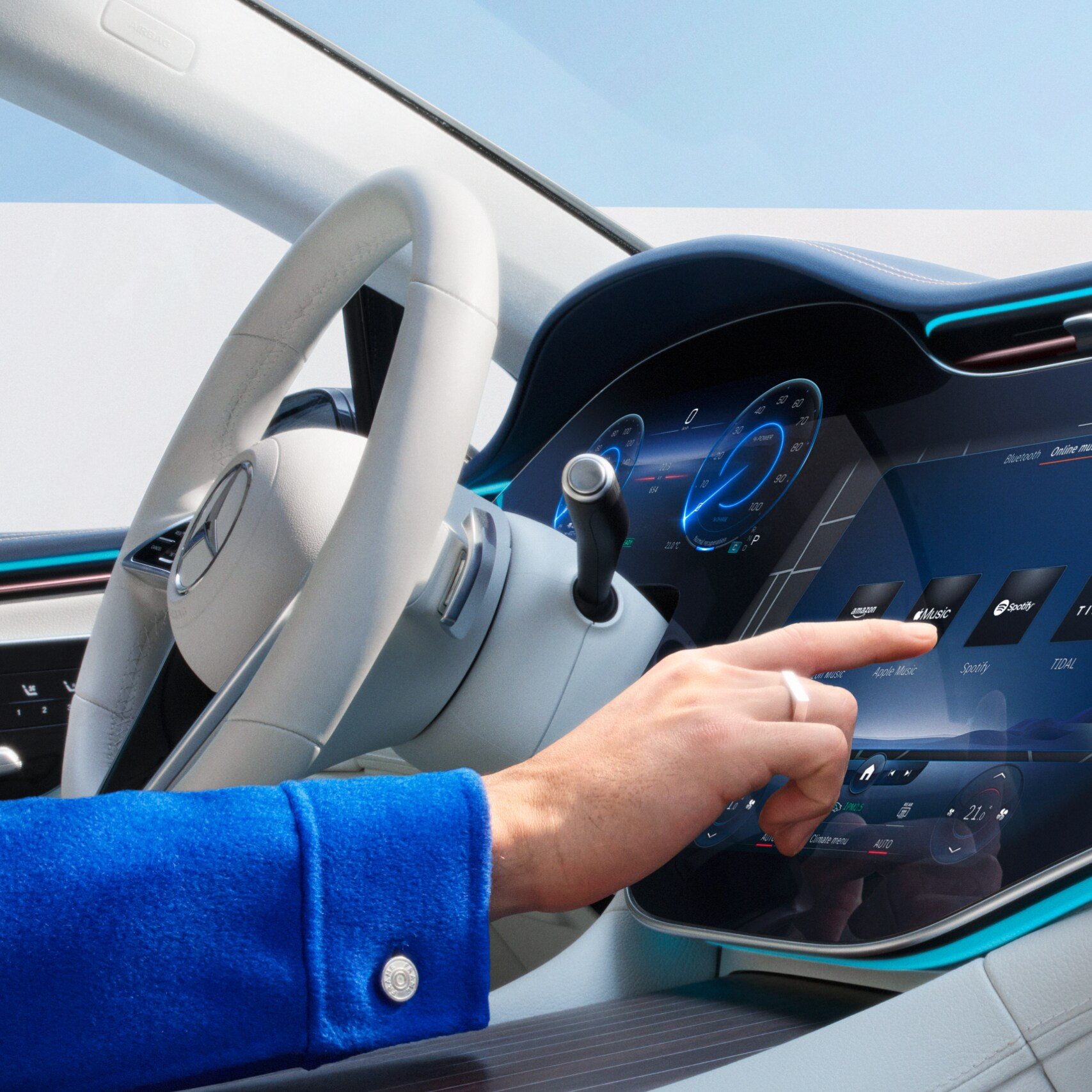 Écran MBUX d’une Mercedes-Benz, les offres digitales sont sélectionnées.