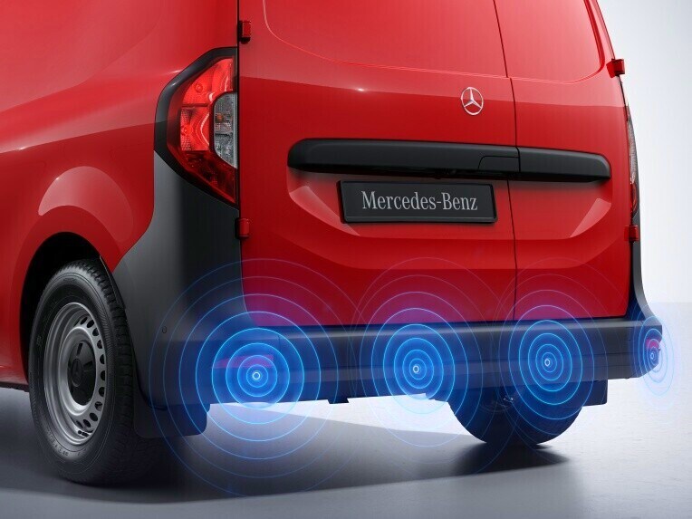 L'aide au stationnement arrière du Mercedes-Benz Citan fourgon.