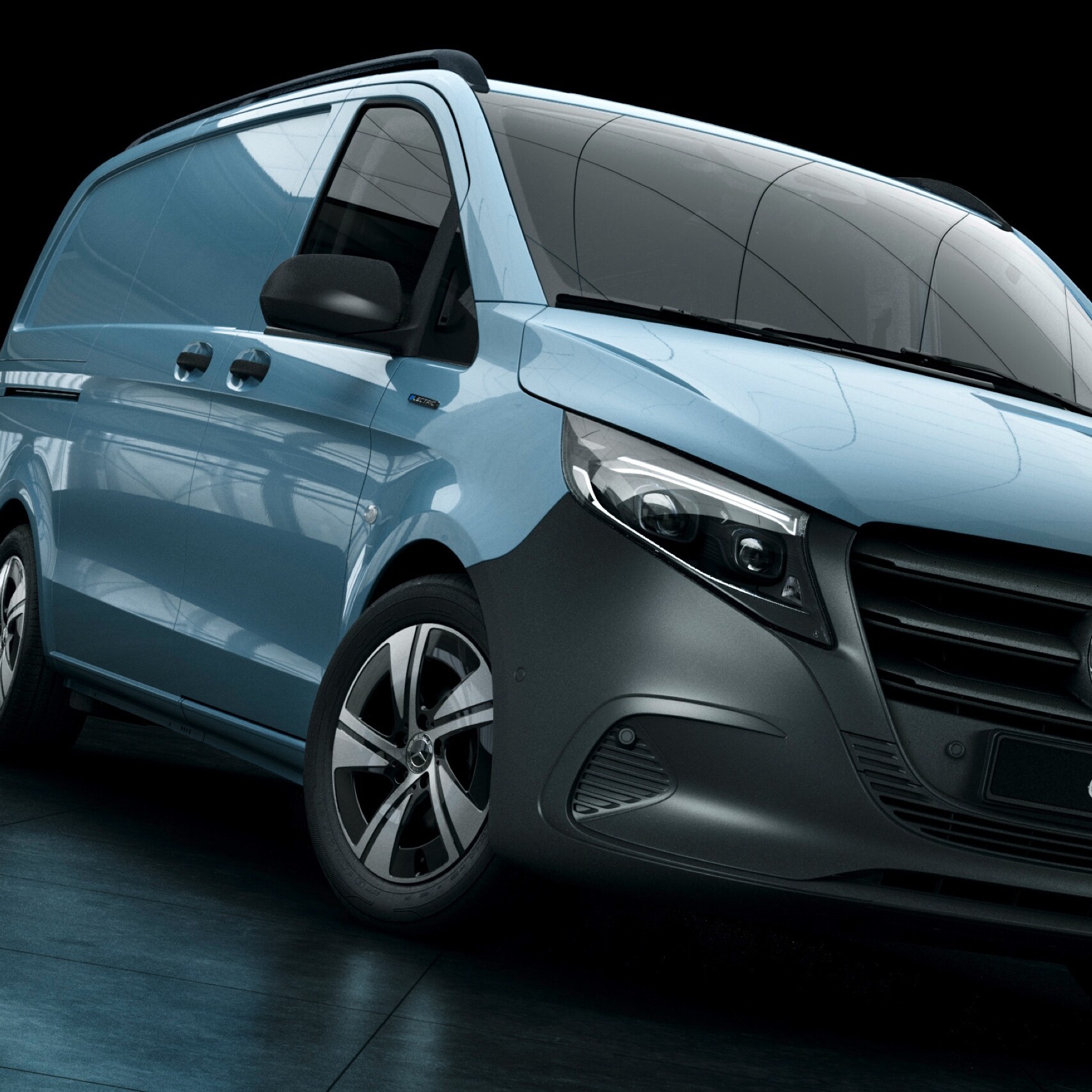 Le Mercedes-Benz eVito Fourgon se trouve dans un entrepôt entouré de murs en béton.