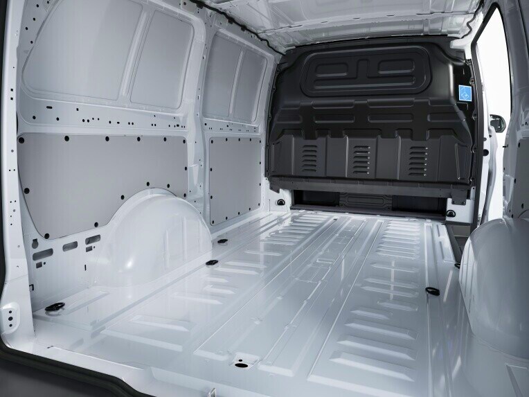 Dans le compartiment de chargement, des habillages dans les segments supérieurs des parois latérales contribuent à une meilleure protection des surfaces contre les endommagements.