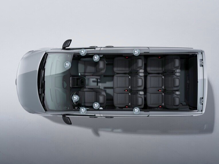 L’airbag latéral thorax-bassin peut, en cas d’accident, contribuer à protéger le thorax et le bassin du conducteur et du passager avant.
