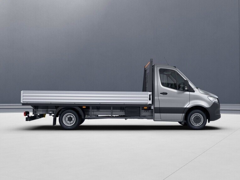 Le Sprinter à plateau en longueur « Long » avec cabine standard.