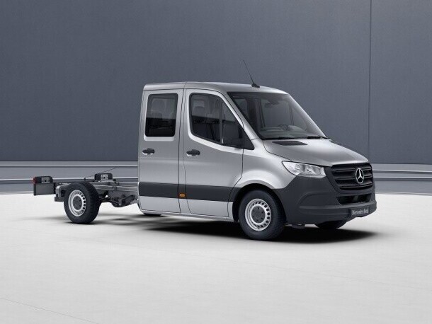 Le Sprinter châssis en longueur Standard avec cabine double.