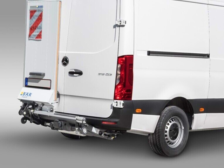 Avec le VanLift, vous pouvez déposer directement votre chargement de jusqu’à 600 kg dans le compartiment de chargement.