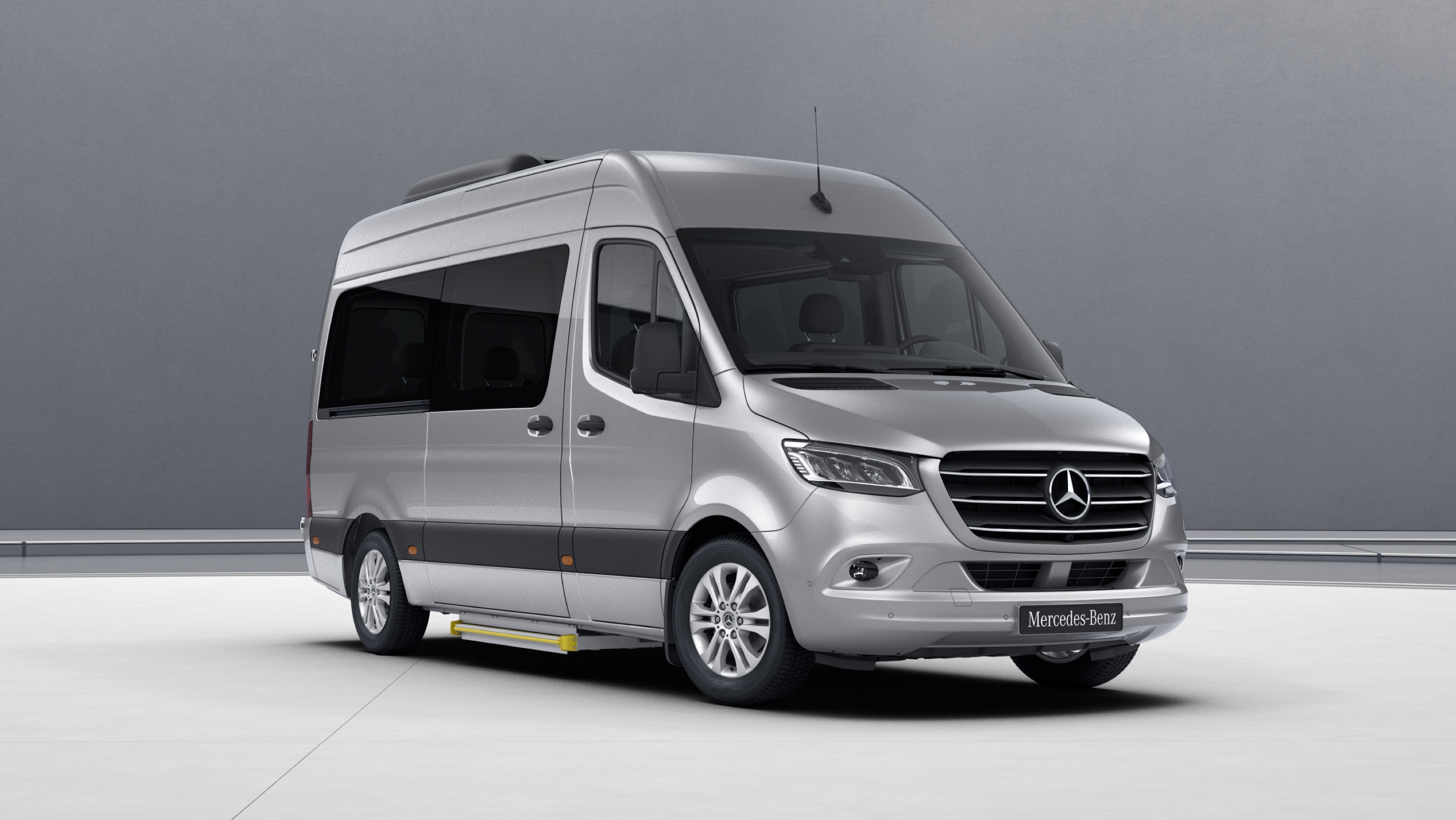 Sprinter Tourer Jusqu'à Places Mercedes-Benz - Main Image