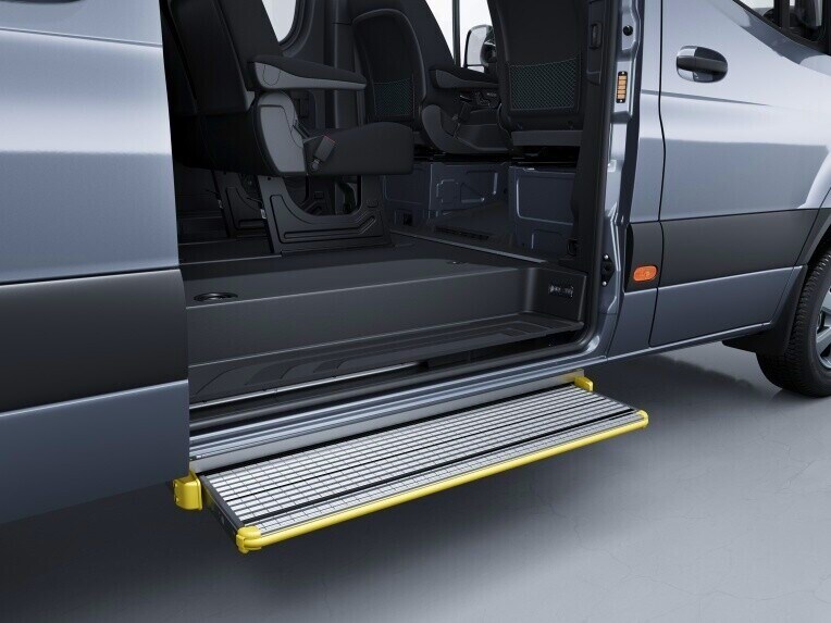 Le marchepied du Mercedes-Benz Sprinter Tourer.