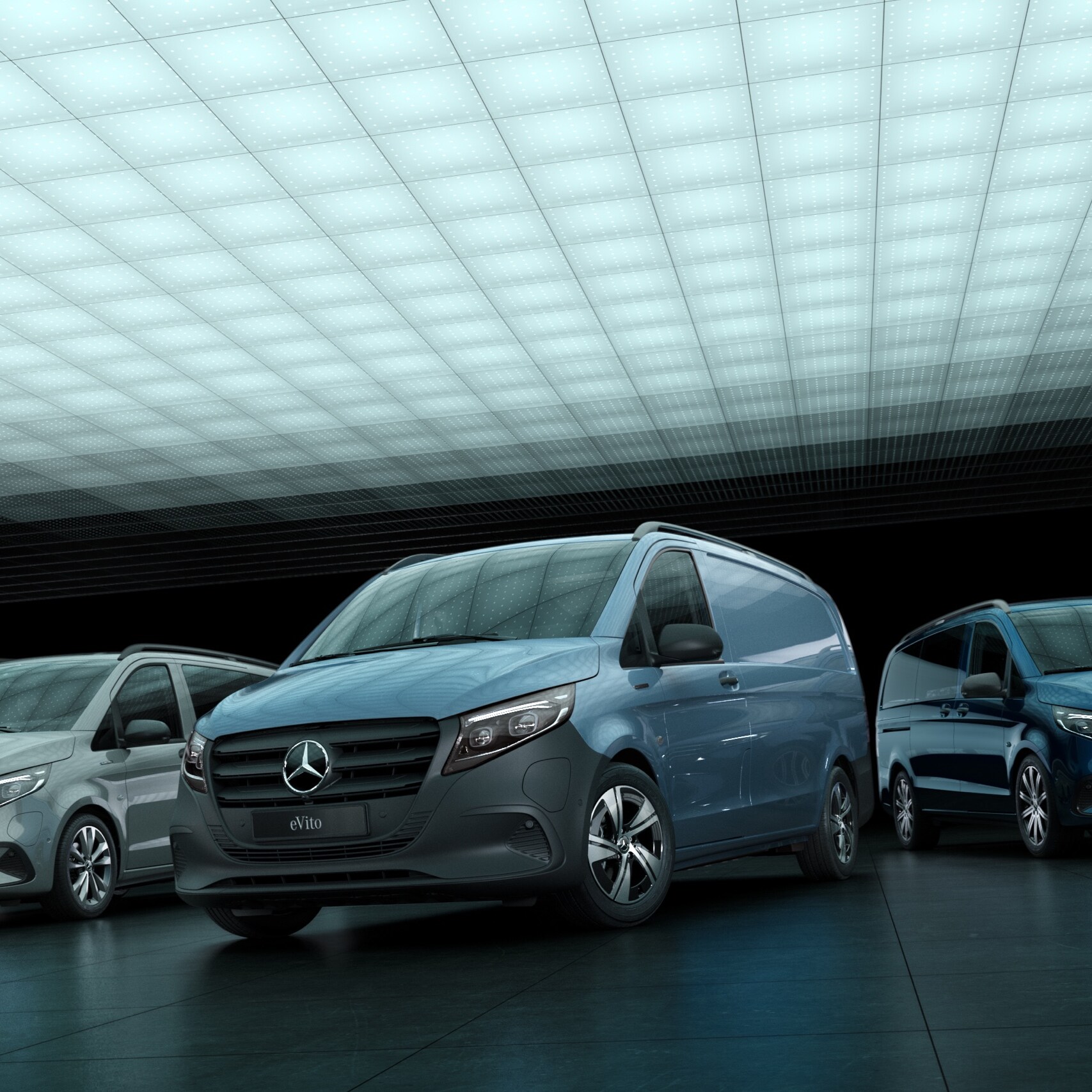 Le Mercedes-Benz eVito fourgon, le Vito fourgon, le Vito Mixto, l’eVito Tourer et le Vito Tourer sont disposés côte à côte dans un entrepôt.
