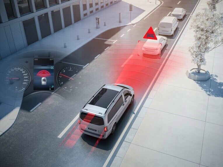 Le freinage d'urgence assisté actif vous aide à prévenir les collisions avec d'autres usagers de la route et à réduire les conséquences d'un accident.