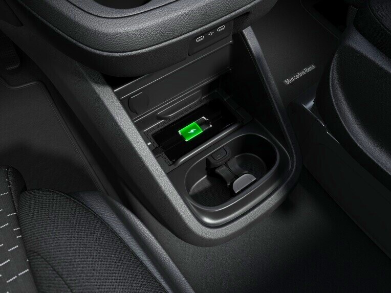 Avec le système de charge sans fil pour appareils mobiles, vous pouvez recharger votre smartphone par induction pendant le trajet.