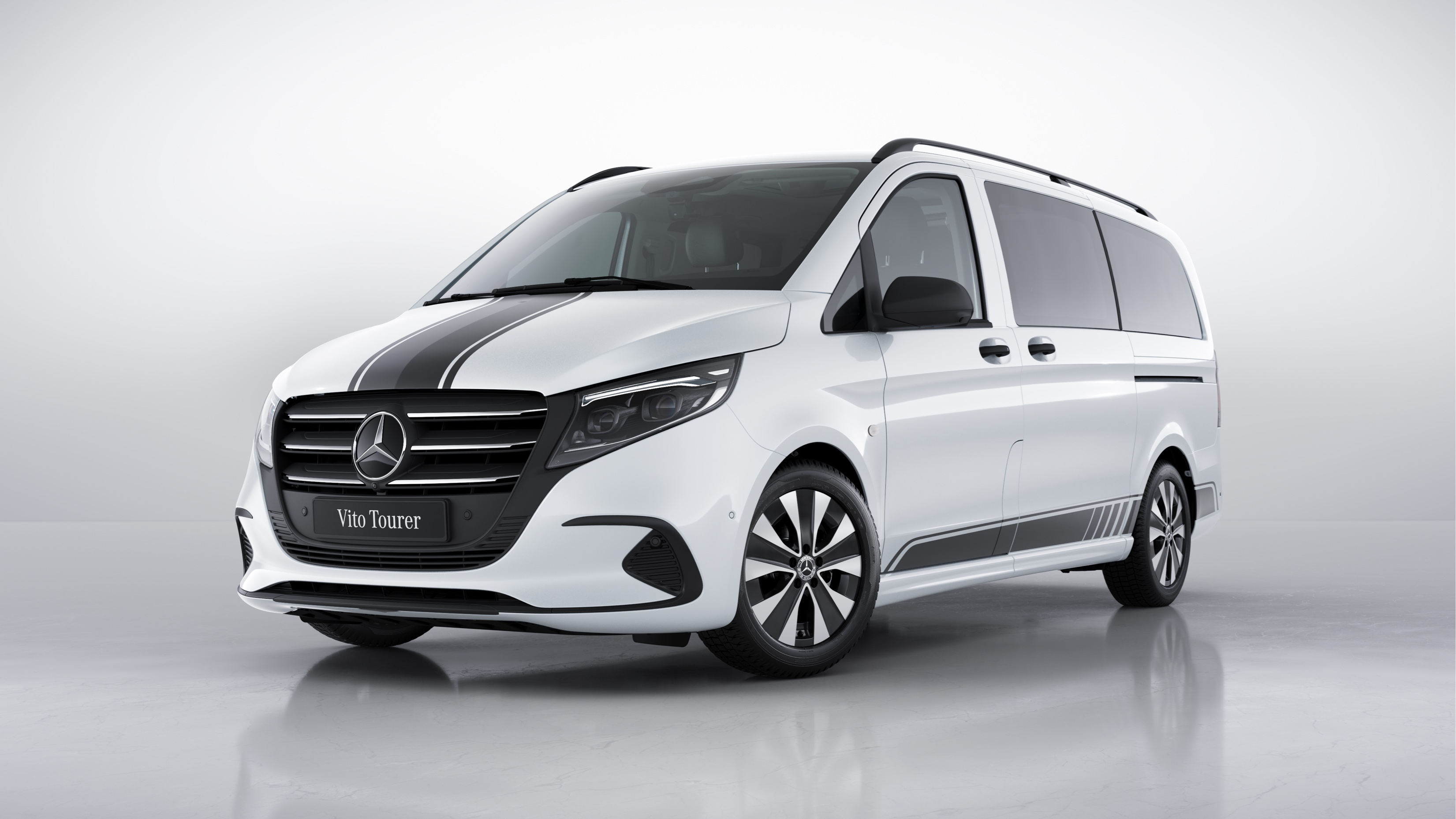Vito Tourer Jusqu'à Places Mercedes-Benz - Main Image