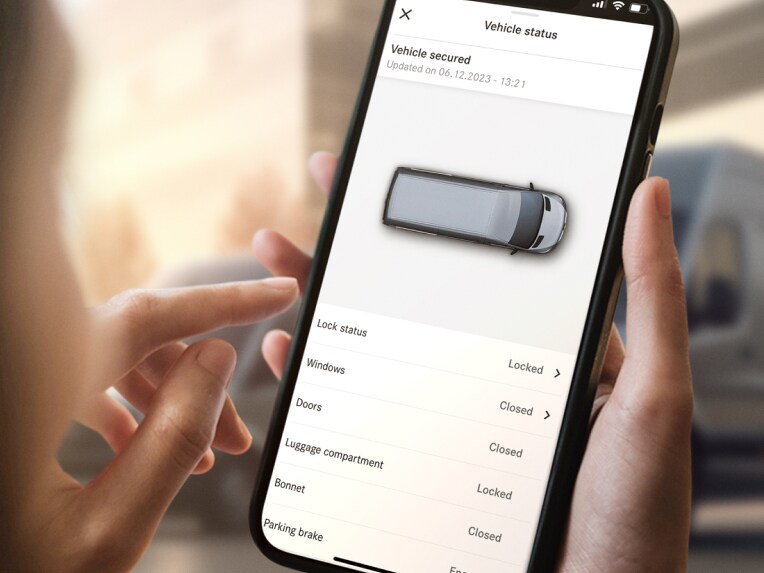 Les fonctions de l'équipement de série Mercedes-Benz sur un smartphone.