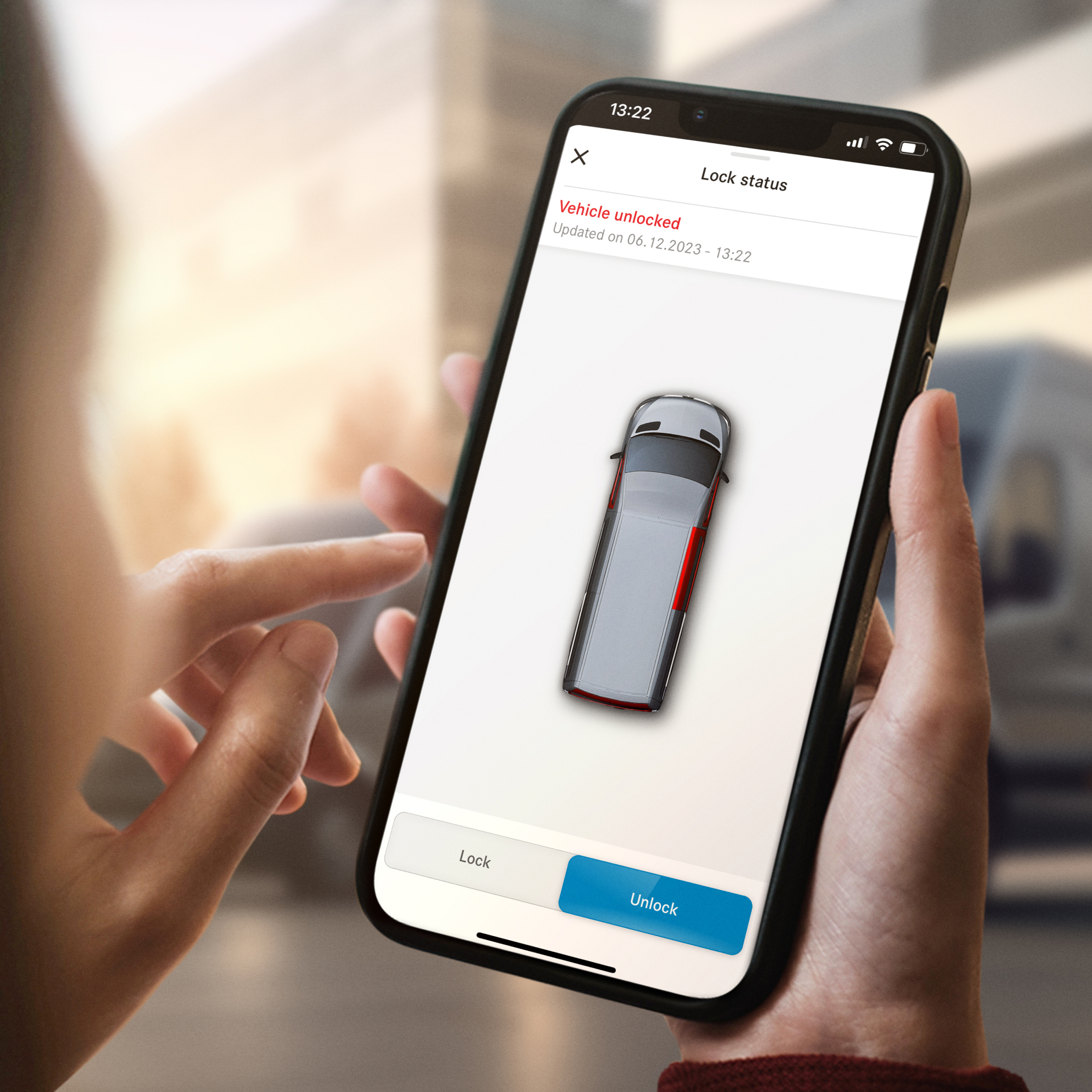 Verrouillage et déverrouillage à distance des portes | Offres digitales | Mercedes-Benz La fonction Verrouillage et déverrouillage à distance des portes sur un smartphone.