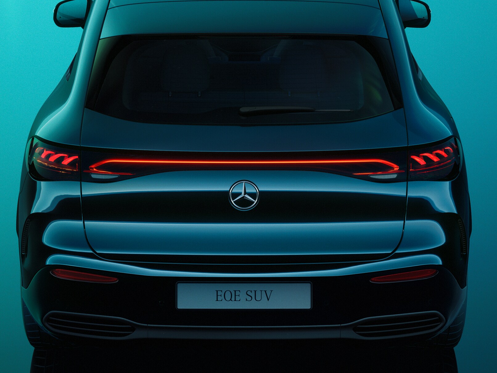 Eléments de feux arrière en forme d'hélice 3D | EQE SUV | Mercedes-Benz